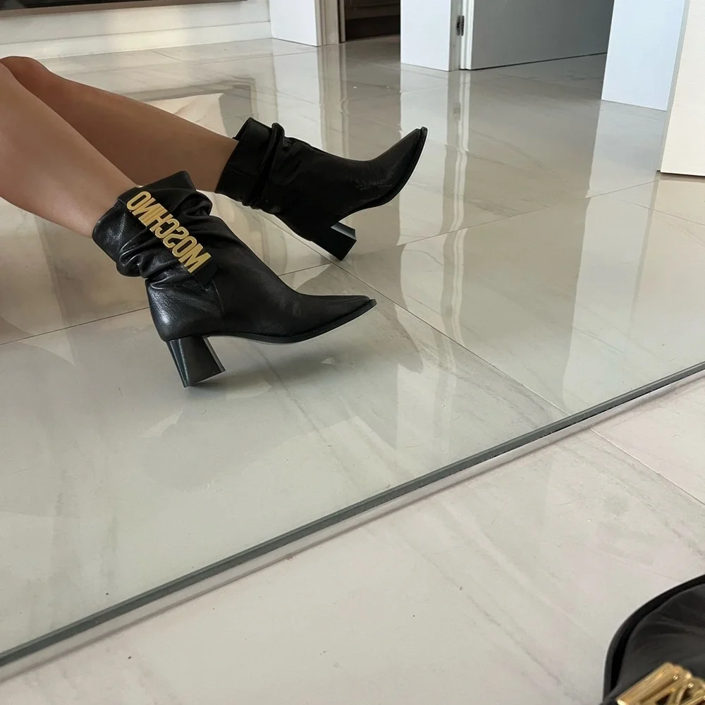 Authentic Moschino ankle boots - Picture 13 of 17